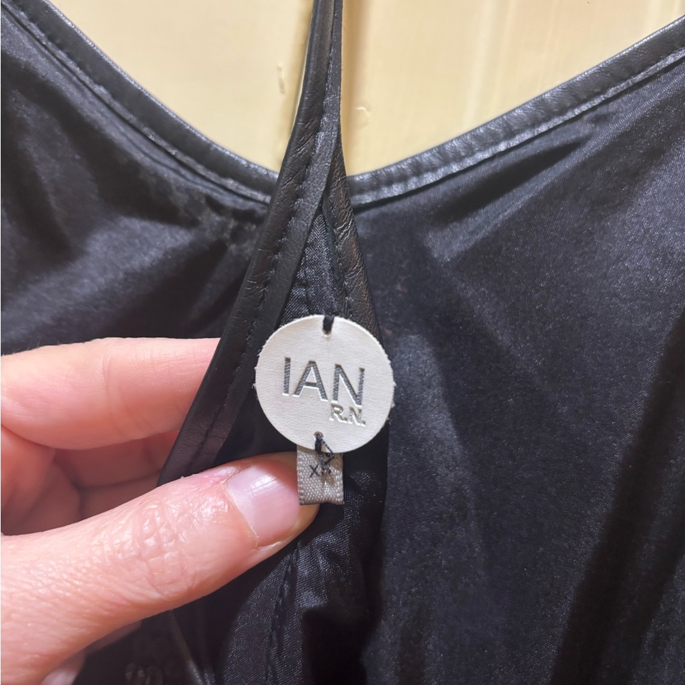 IAN Black Silk and Sequin Tank - Picture 4 of 5